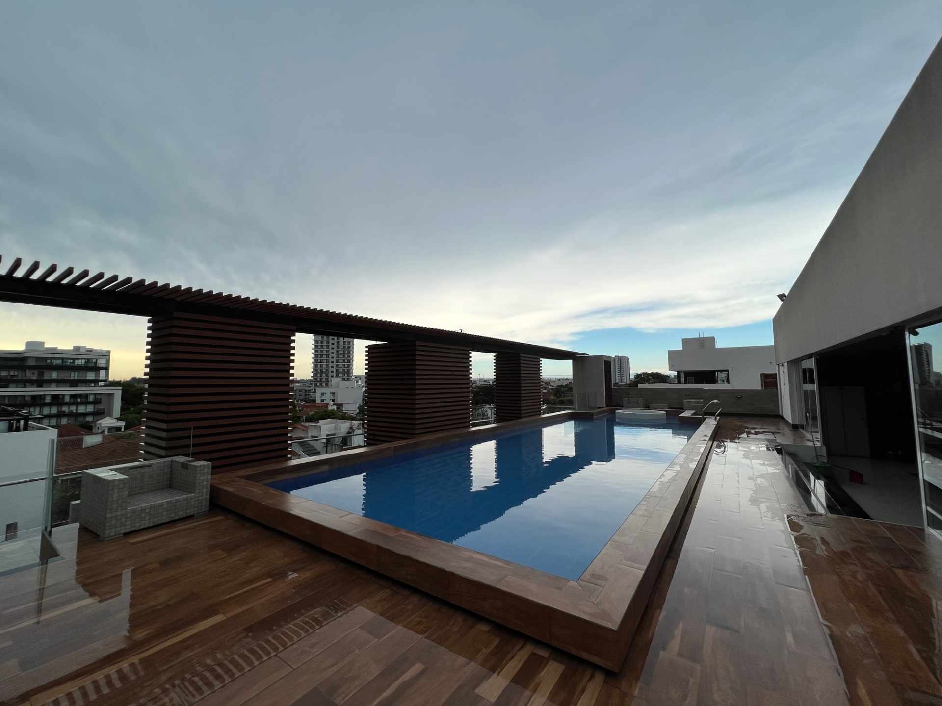 Departamento en AlquilerCondominio La Boutique, Equipetrol, 2do. y 3er. Anillo, cerca de todo.  2 dormitorios 2 baños 1 parqueos Foto 13