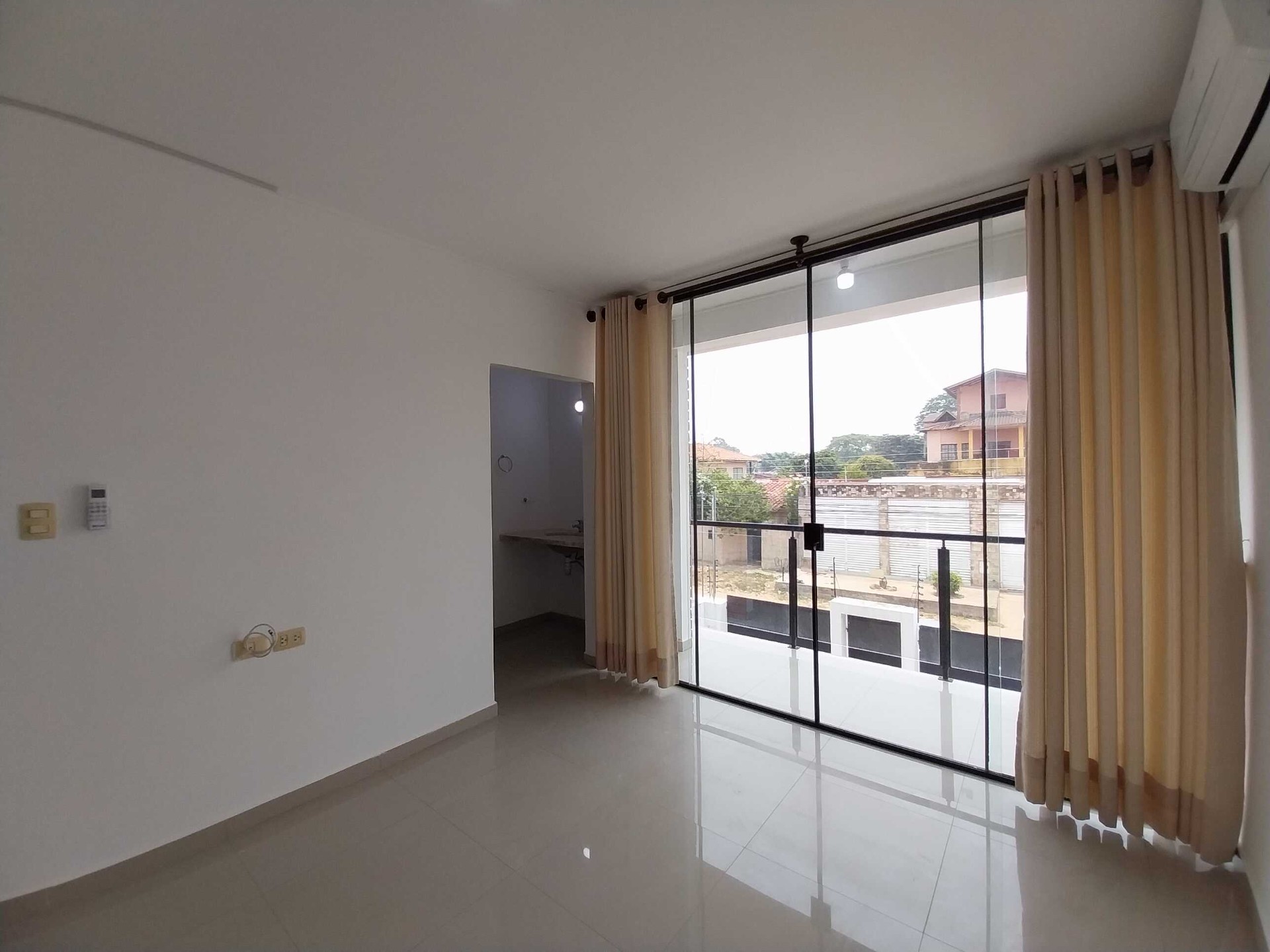 Casa 🏡 ALQUILO HERMOSA CASA DE 2 PLANTAS – 3 SUITES Foto 7
