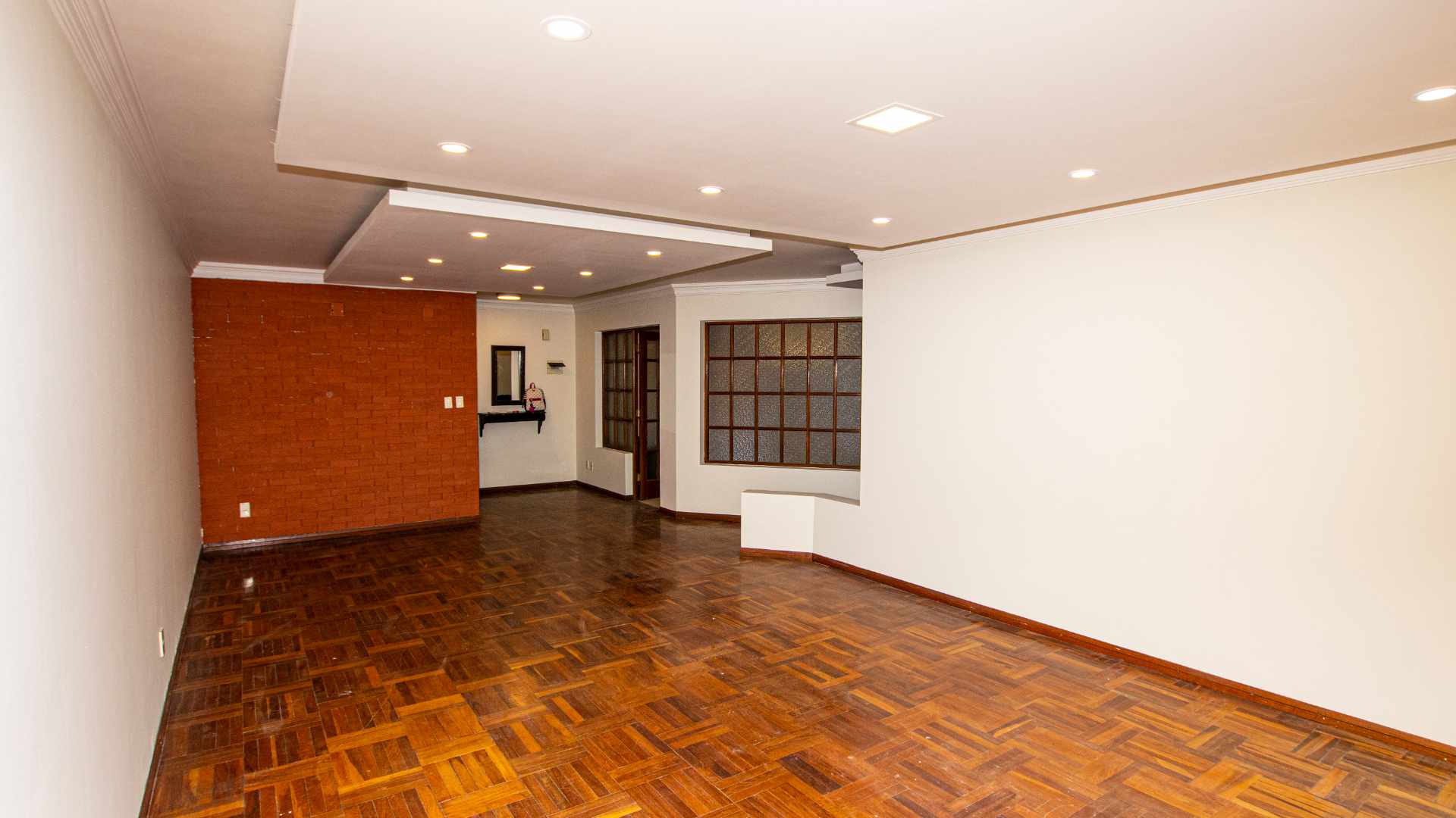 Departamento en AlquilerAv. Melchor Urquidi, Edificio Palmas II #1175 - Noreste Foto 1