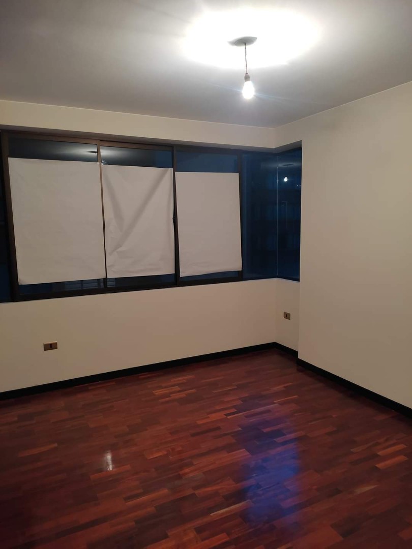 Departamento en AnticréticoLOS PINOS BLOQUES NUEVOS Foto 4