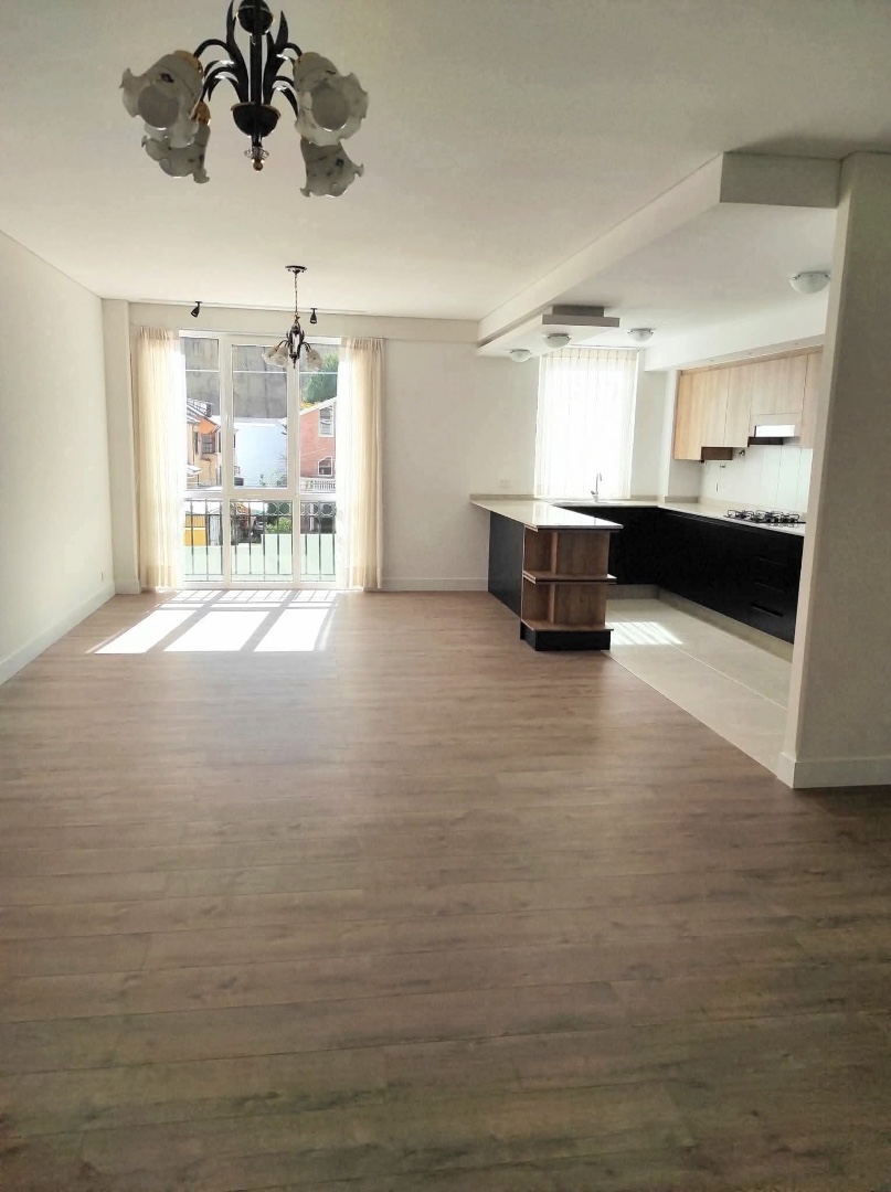 Departamento en Achumani en La Paz 2 dormitorios 2 baños 1 parqueos Foto 1