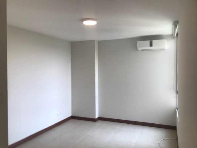 Departamento en AlquilerTorres Solaris, entre Avenidas Piraí & Roca y Coronado, próximo al 4to. Anillo.  2 dormitorios 2 baños 1 parqueos Foto 11