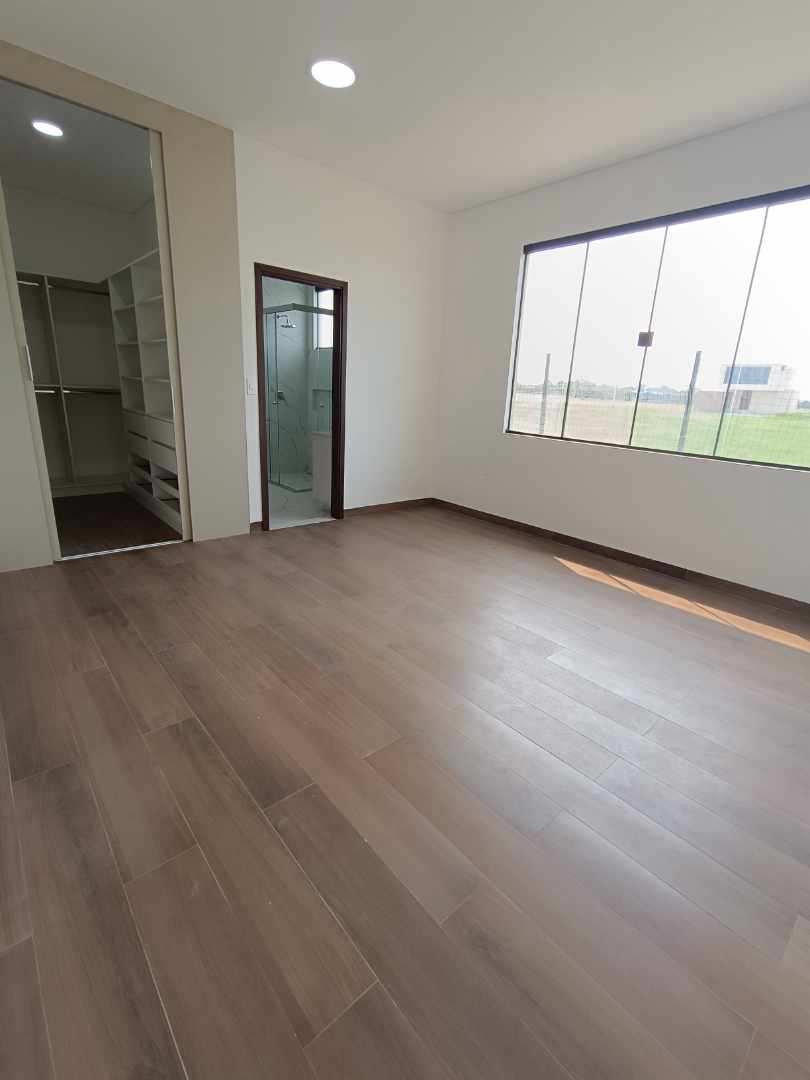 Casa Lomas del Urubó Sur Carretera a Porongo  Foto 6