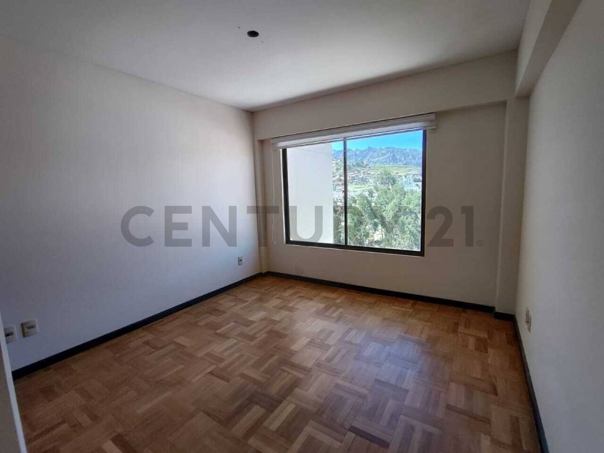Departamento en Achumani en La Paz 3 dormitorios 4 baños 1 parqueos Foto 20