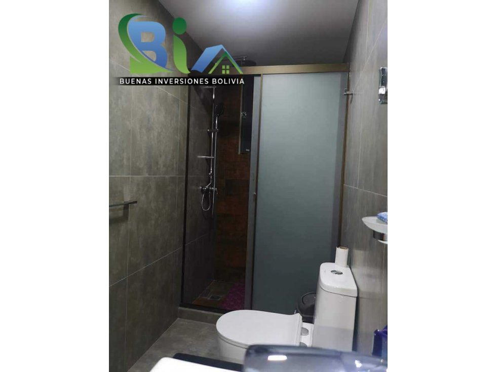 Casa en Queru Queru en Cochabamba 4 dormitorios 5 baños 2 parqueos Foto 16