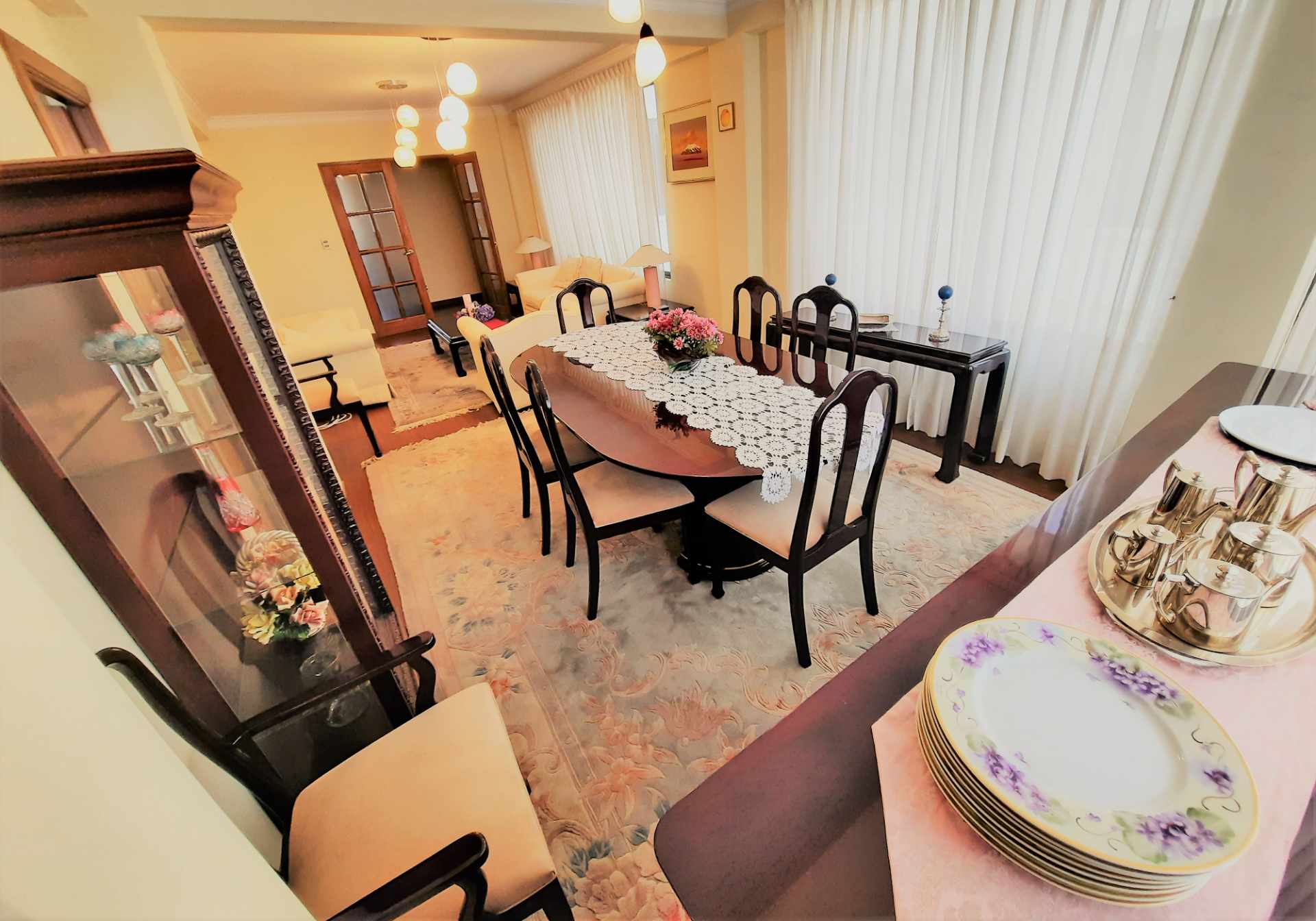 Departamento en AlquilerCalle 24 de Calacoto con Av. Ballivián 4 dormitorios 4 baños  Foto 15