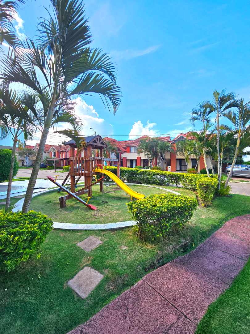 Casa Av. Banzer 7mo ANILLO  Foto 2
