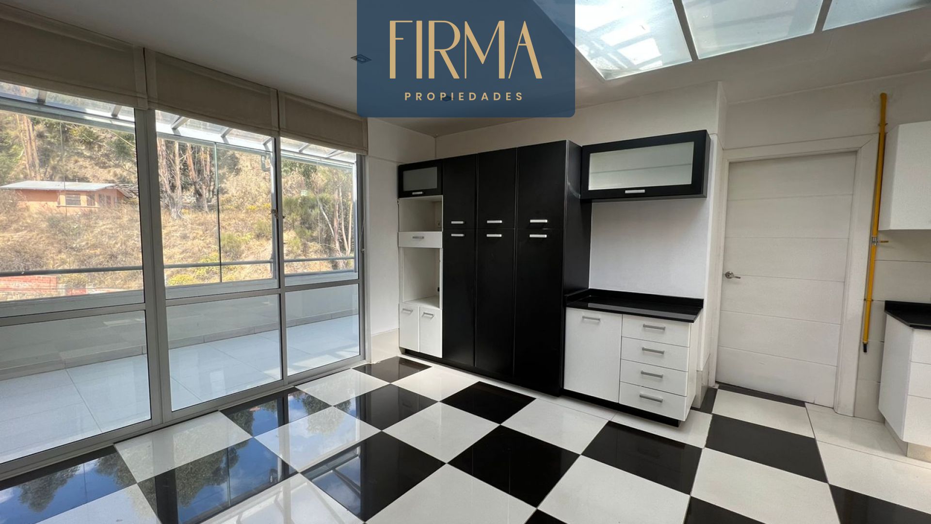 Departamento en Achumani en La Paz 3 dormitorios 5 baños 3 parqueos Foto 16