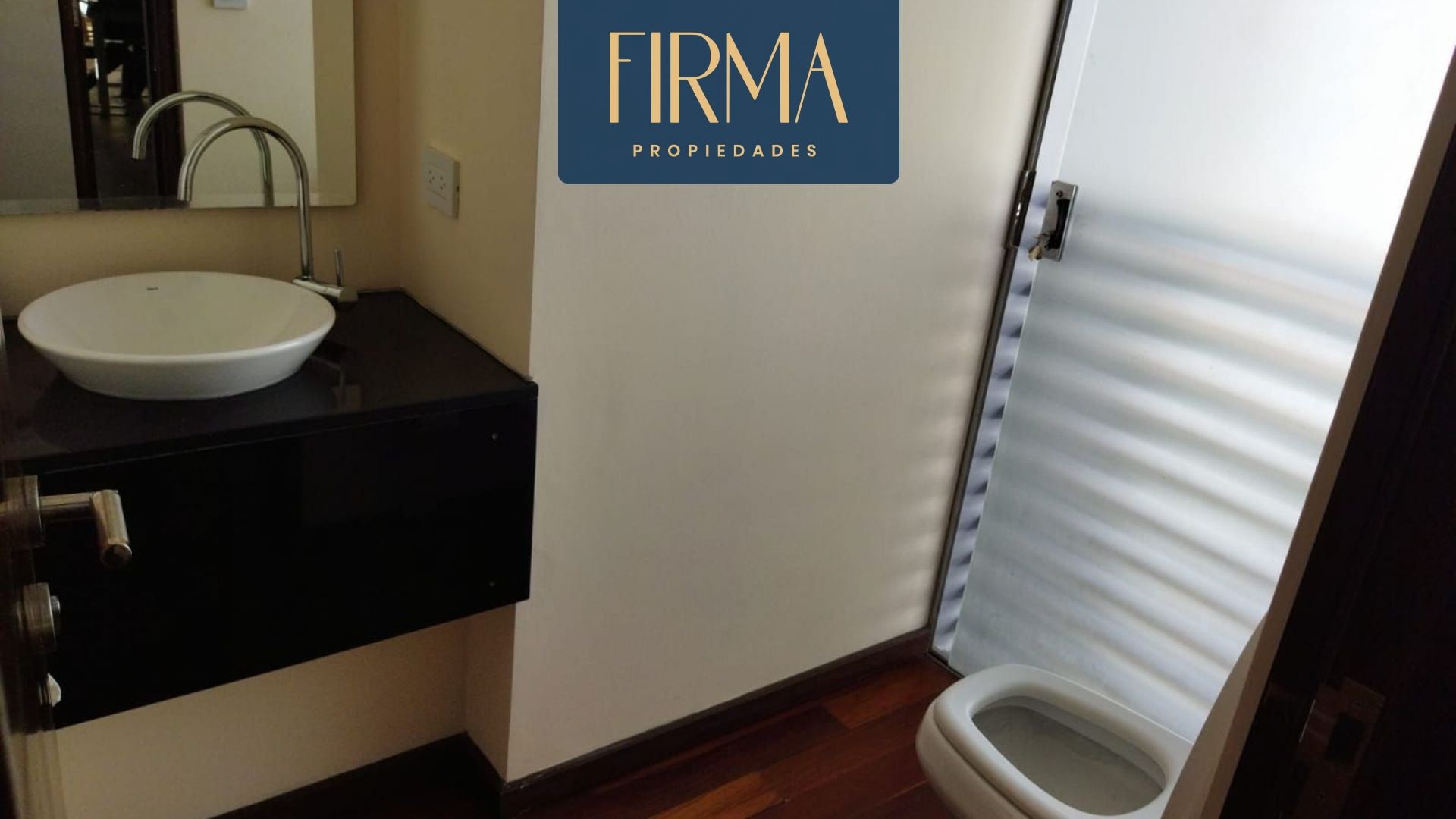 Casa en VentaCASA EN VENTA, COTA COTA 3 dormitorios 5 baños 5 parqueos Foto 17