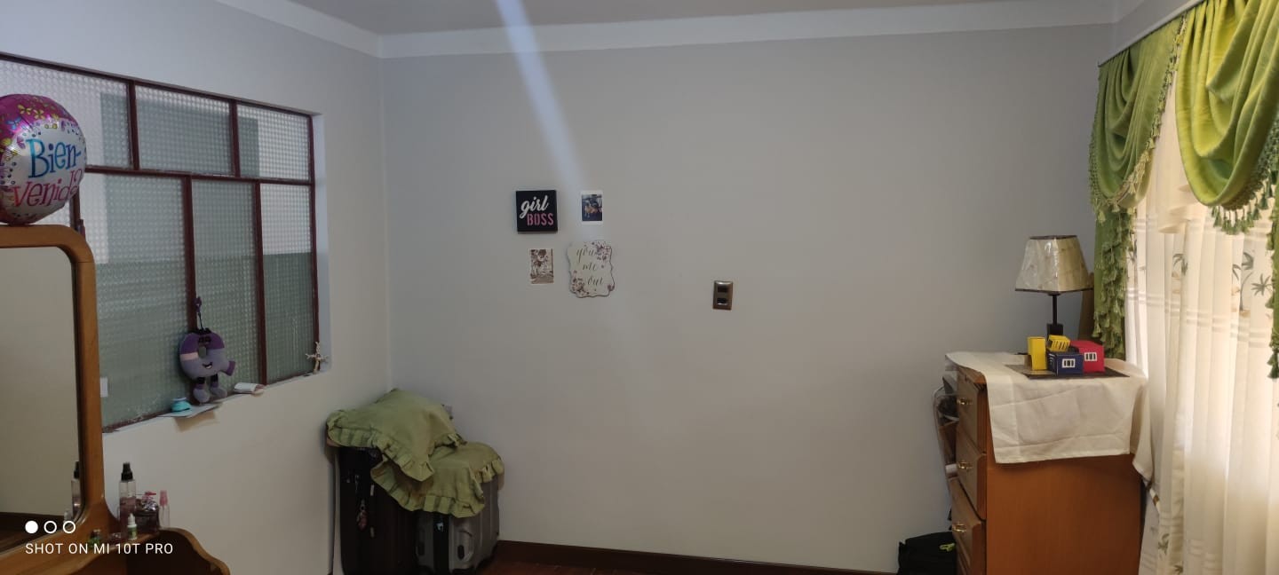 Casa en San Pedro en La Paz 4 dormitorios 2 baños  Foto 3