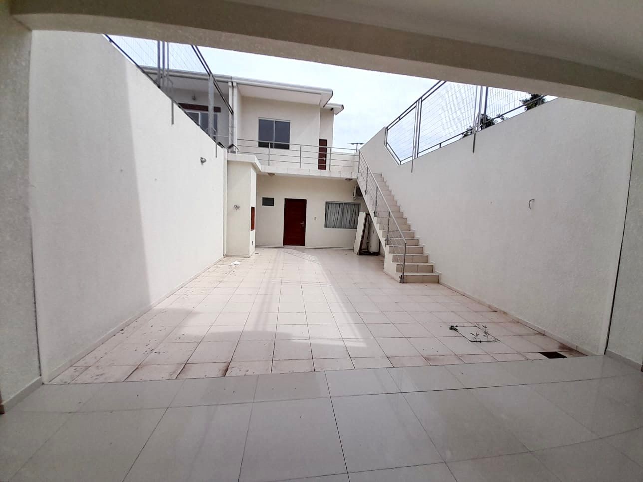 Casa en AlquilerBARRIO BRIGIDA  CASA EN ALQUILER PARA OFICINAS  3 dormitorios 4 baños 2 parqueos Foto 14