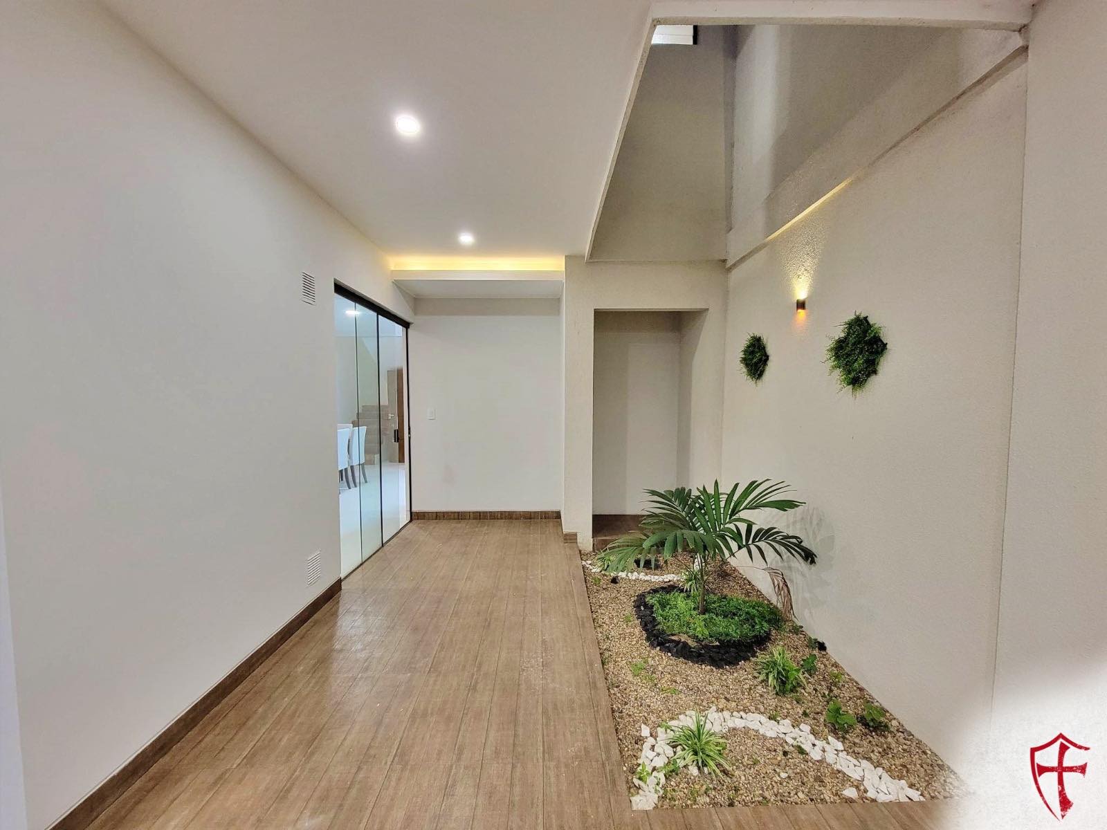 Casa Av Banzer 8vo anillo zona norte  Foto 9