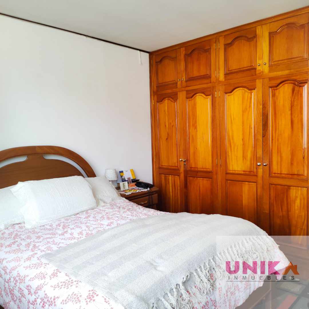 Departamento en Cota Cota en La Paz 3 dormitorios 3 baños 1 parqueos Foto 5
