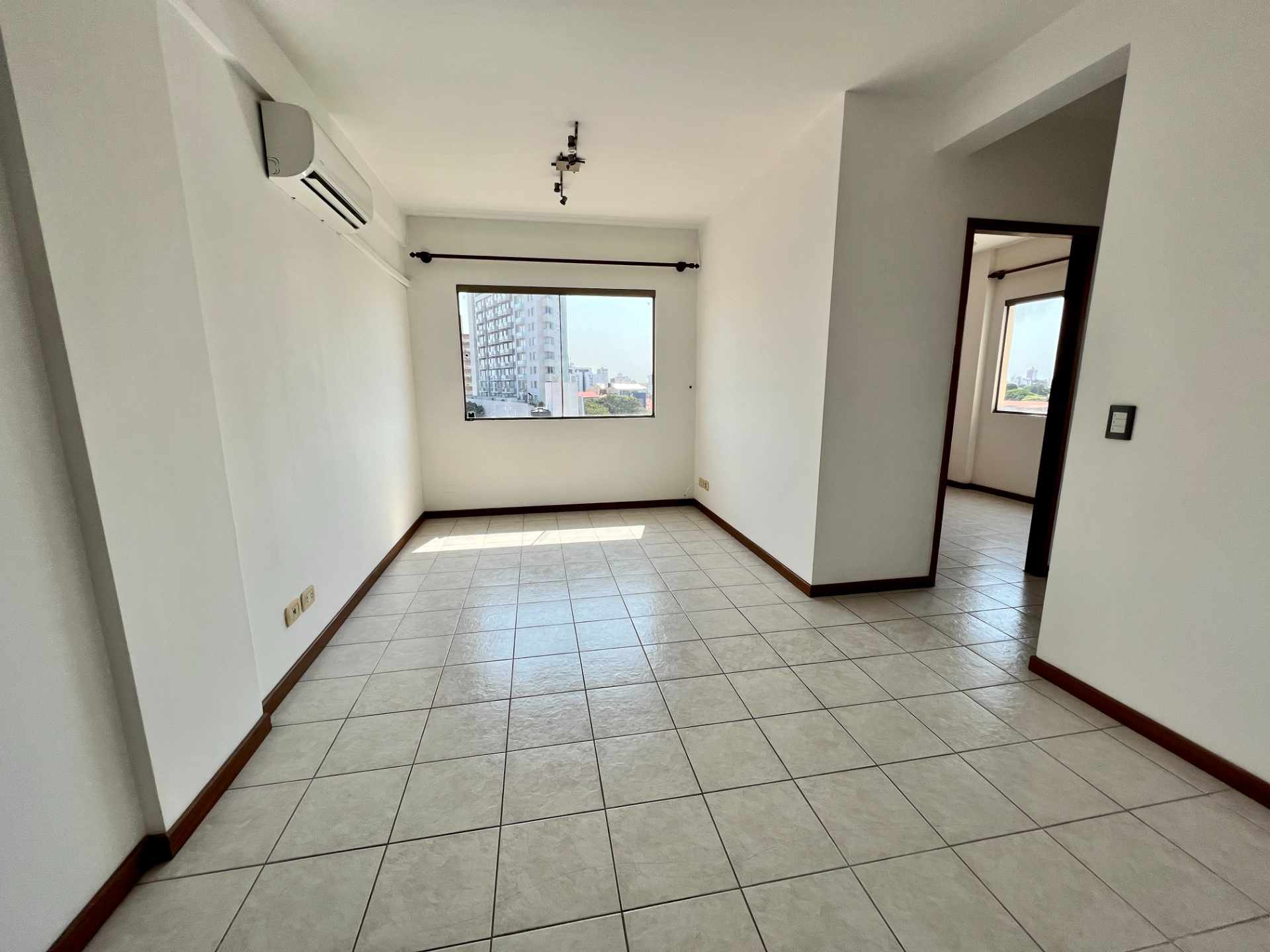 Departamento en VentaZONA AV ALEMANA ENTRE 2 Y 3 ANILLO Foto 1