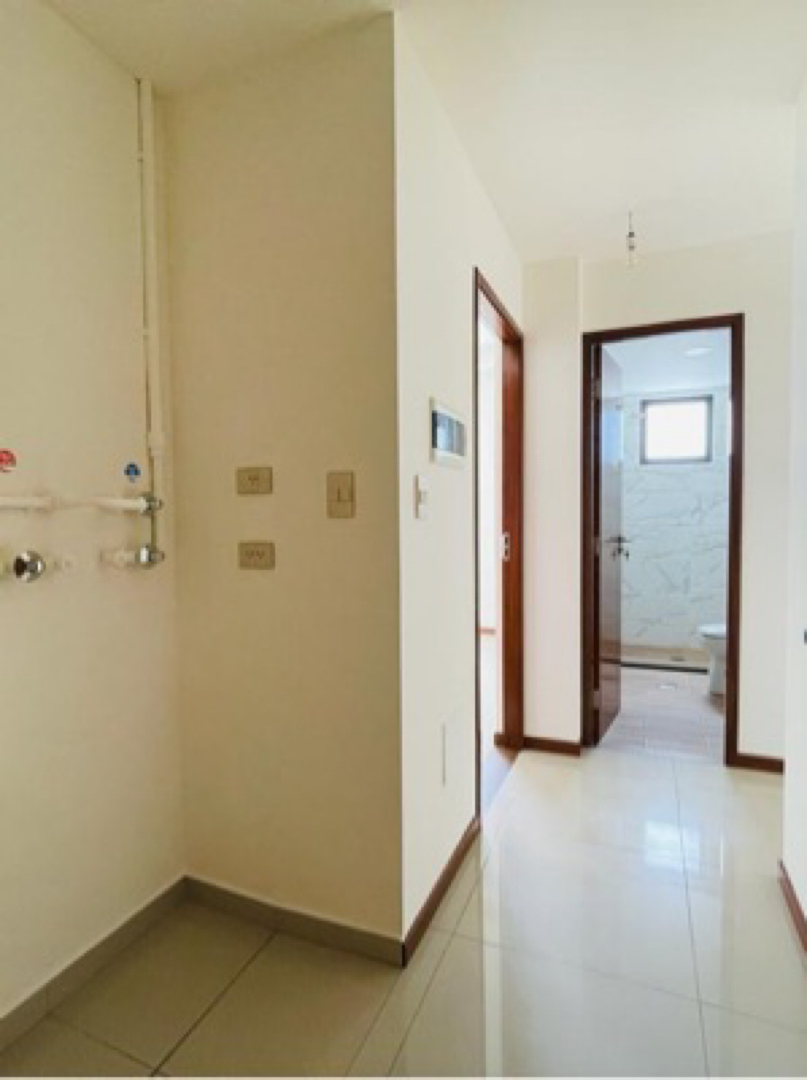 Departamento en VentaAv.  Los Cusis  1 dormitorios 1 baños 1 parqueos Foto 5