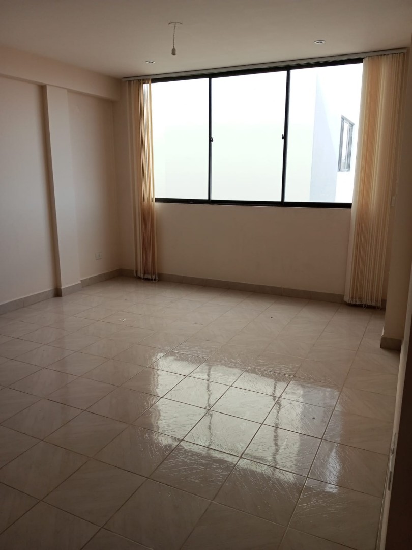 Departamento BS.2000.- DEPARTAMENTO 3DOR+ GARAJE + EXPENSAS INM. TIQUIPAYA UNIVALLE Foto 10