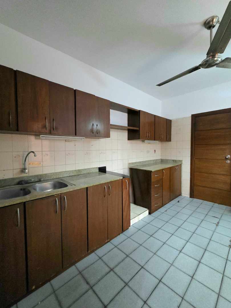 Departamento en Entre 1er y 2do anillo Oeste en Santa Cruz de la Sierra 3 dormitorios 2 baños 1 parqueos Foto 5