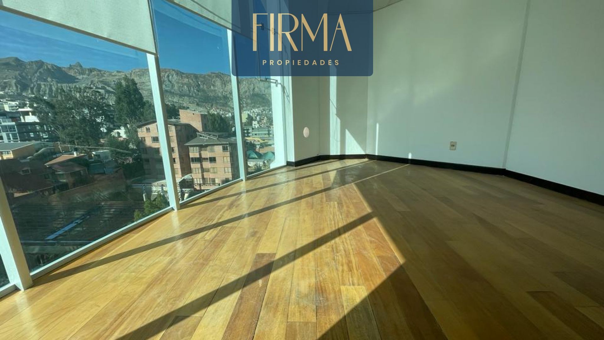 Oficina en AlquilerOFICINA EN ALQUILER EN CALACOTO 3 dormitorios 1 baños 1 parqueos Foto 1