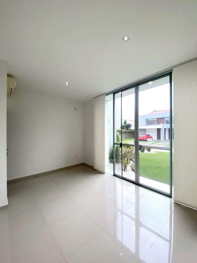 Casa en AlquilerURUBÓ 
Condominio Colinas del Urubó 
Sector 1 Foto 21