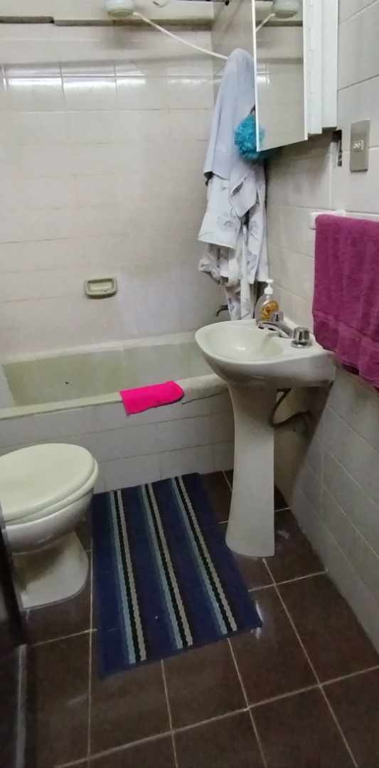 Departamento en Los Pinos en La Paz 2 dormitorios 1 baños  Foto 2