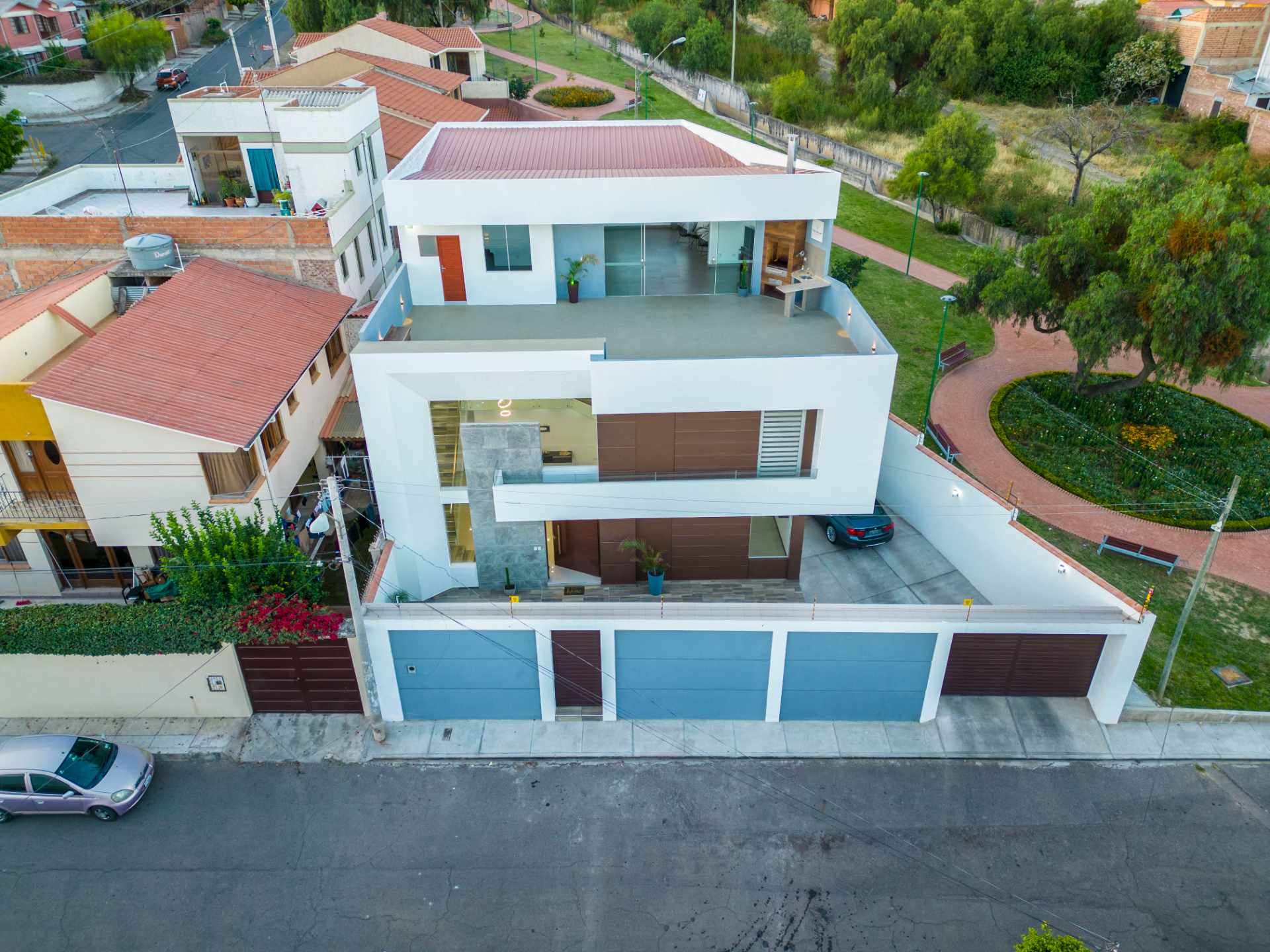 Casa Calle Begonia entre Av. Pando y Trinitaria Foto 57