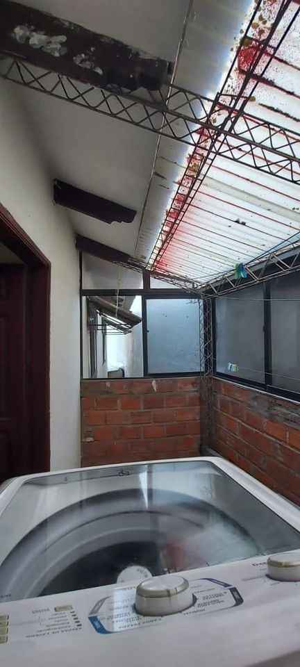 Casa Casa en venta zona Bimodal cerca al 2do anillo y 3 pasos al frente. Con 6 dptos Foto 9