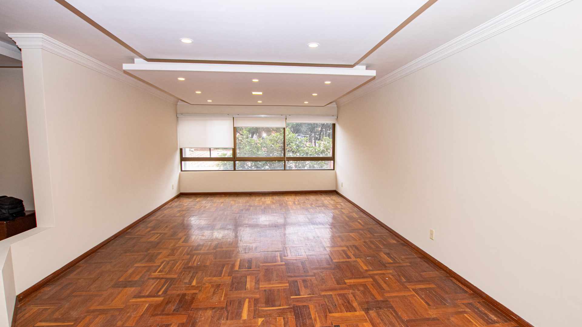 Departamento en AlquilerAv. Melchor Urquidi, Edificio Palmas II #1175 - Noreste Foto 3