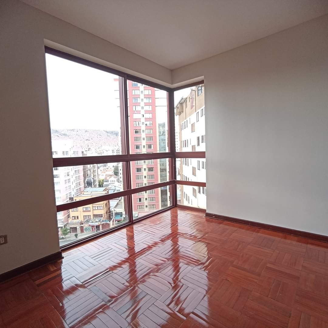 Departamento en VentaMiraflores - Calle Cuba  Foto 5