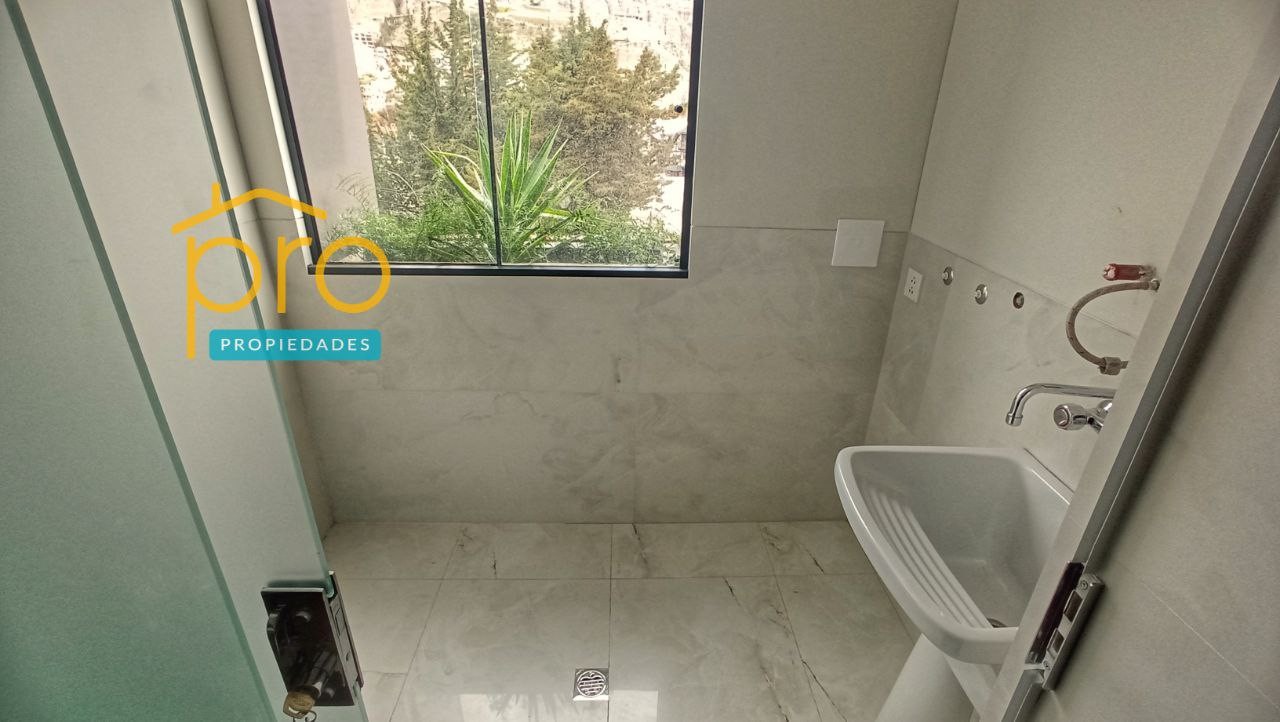 Departamento en Los Pinos en La Paz 2 dormitorios 2 baños 1 parqueos Foto 3