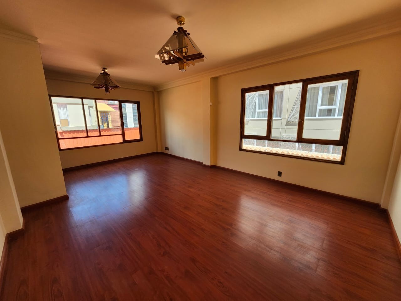En Alquiler a Bs 24,500 Foto 17