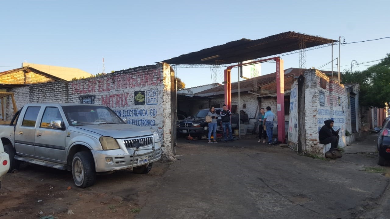 Terreno TERRENO EN VENTA a una cuadra del Segundo anillo entre Mutualista y Paragua. Foto 4