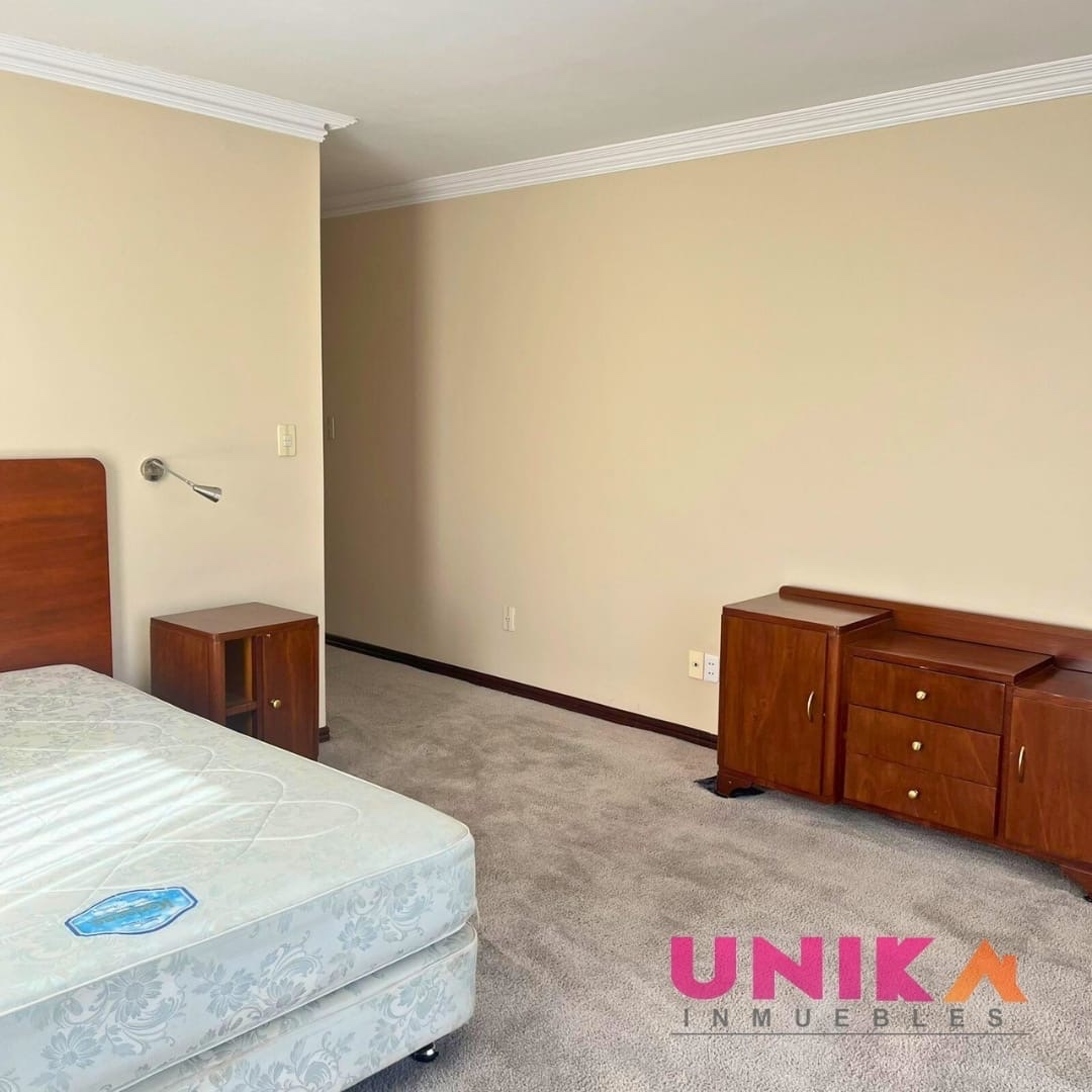 Departamento en AlquilerHermoso Penthouse Duplex Semi Amueblado, con lindas vista , Calacoto  3 dormitorios 4 baños 2 parqueos Foto 31