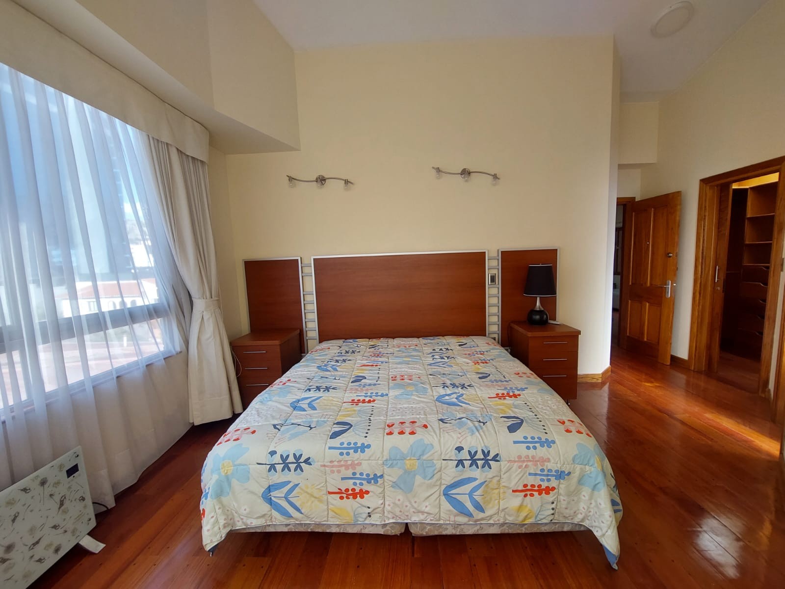 Departamento en AlquilerCALACOTO - ZONA SUR DE LA PAZ 3 dormitorios 3 baños 1 parqueos Foto 17