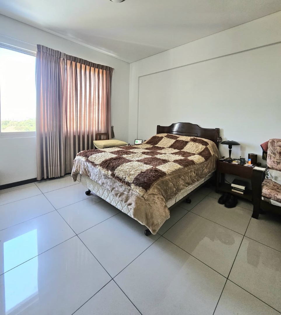 Departamento en VentaZona OESTE
Condominio Curupau 3
PRECIO IMPREDIBLE Foto 4