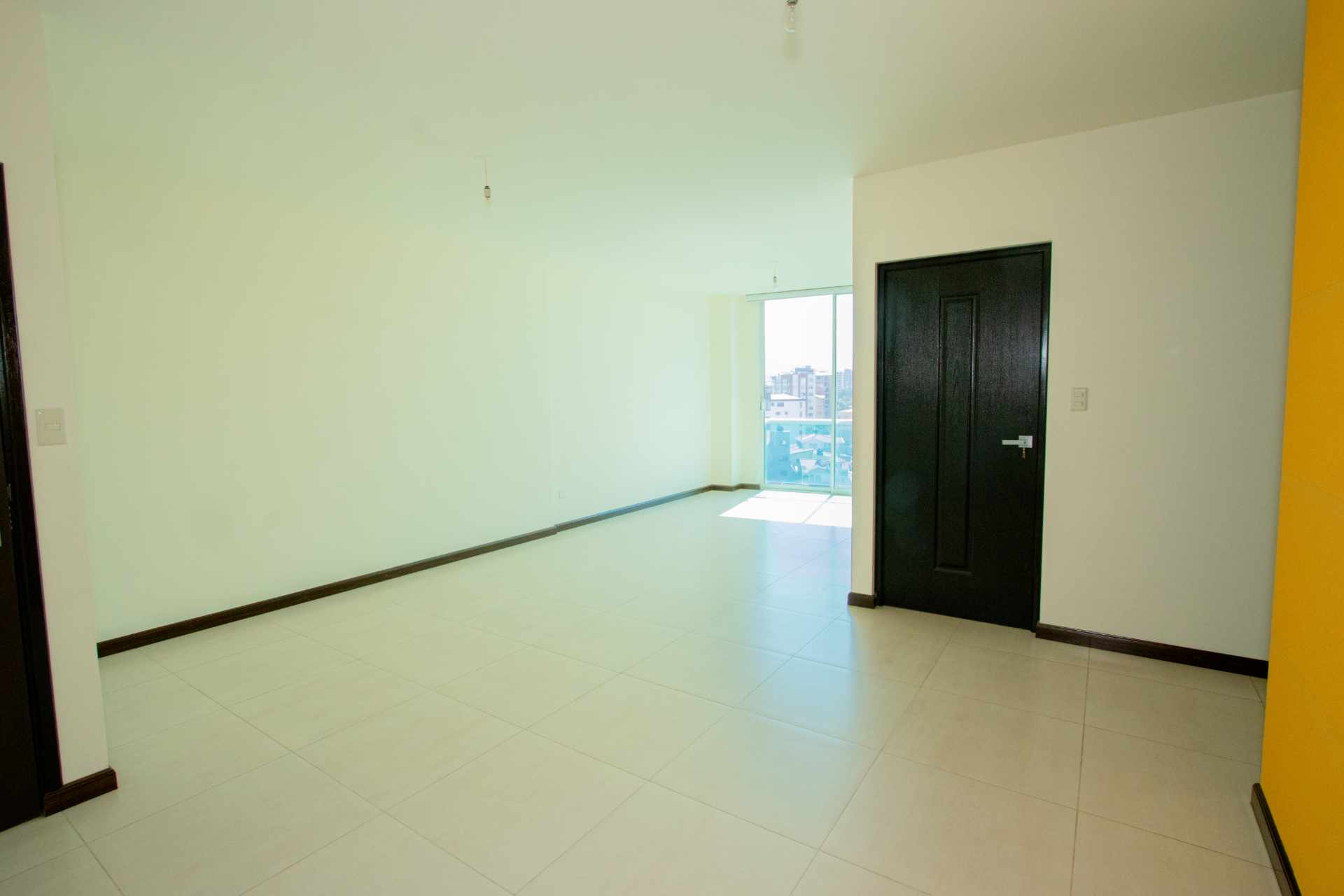 Departamento en VentaEDIF. L´ESSENCE SOBRE AV. WIRACOCHA CASI AV.MELCHOR PEREZ - ZONA SARCO 3 dormitorios 2 baños 1 parqueos Foto 2