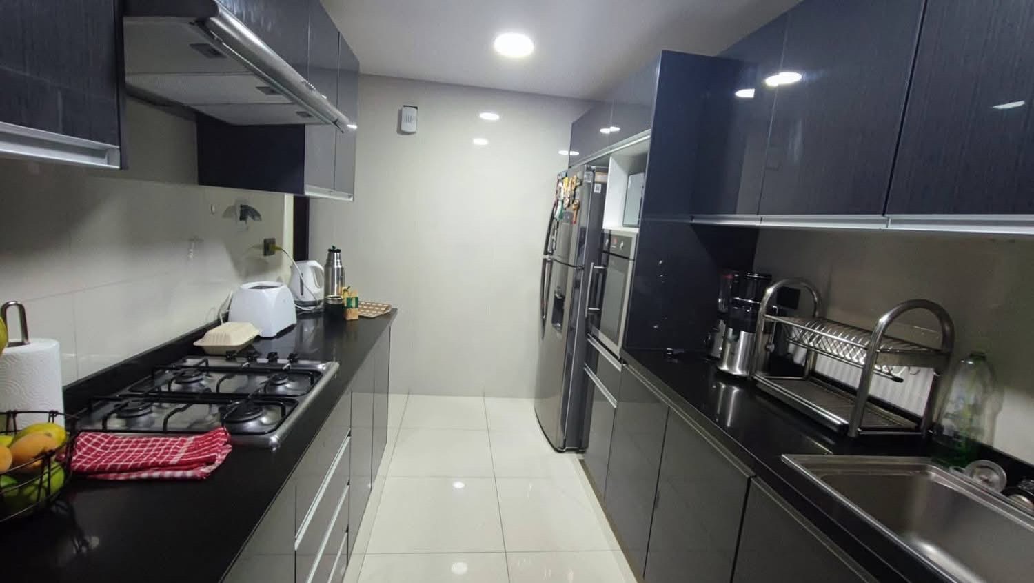 Departamento en AlquilerCALACOTO (Av.Ballivian) 3 dormitorios 3 baños 1 parqueos Foto 8