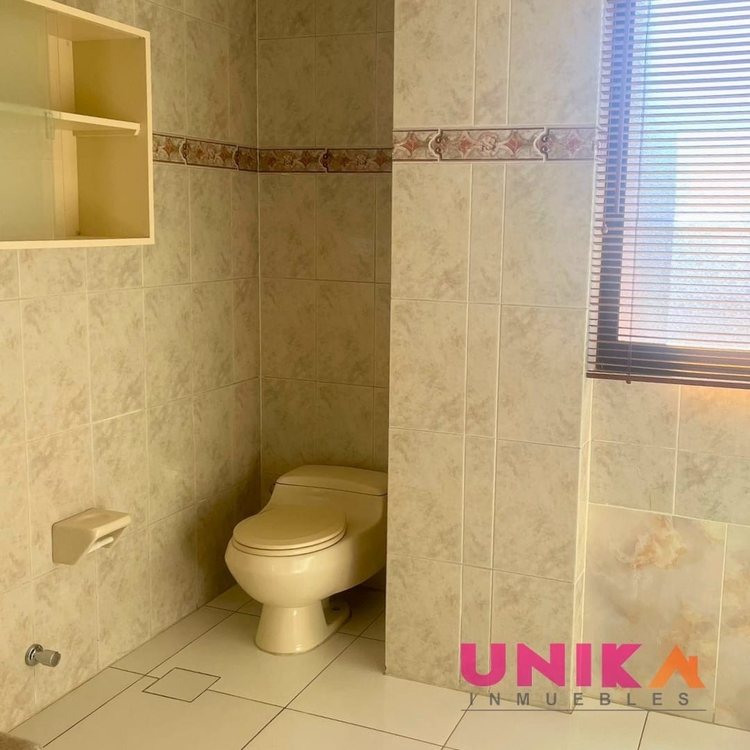 Departamento en AlquilerHermoso Penthouse Duplex Semi Amueblado, con lindas vista , Calacoto  3 dormitorios 4 baños 2 parqueos Foto 26