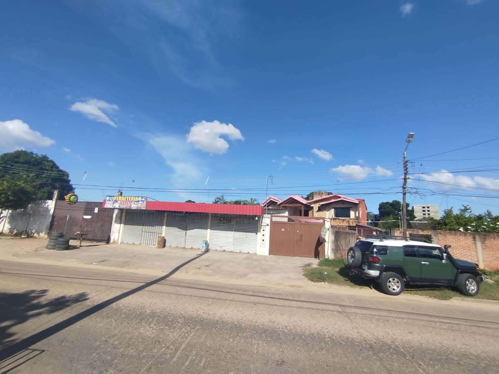 Casa en Entre 6to y 7mo anillo Oeste en Santa Cruz de la Sierra 7 dormitorios 4 baños 4 parqueos Foto 14