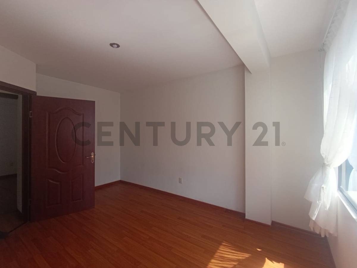Departamento en AlquilerCENTRO CALLE GENARO SANJINES Foto 6