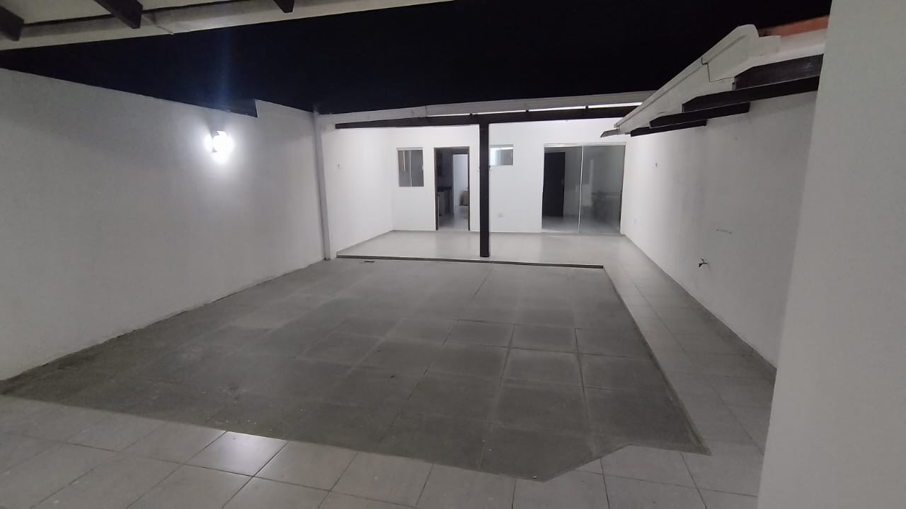 Casa en Entre 7mo y 8vo anillo Norte en Santa Cruz de la Sierra 3 dormitorios 3 baños 2 parqueos Foto 7