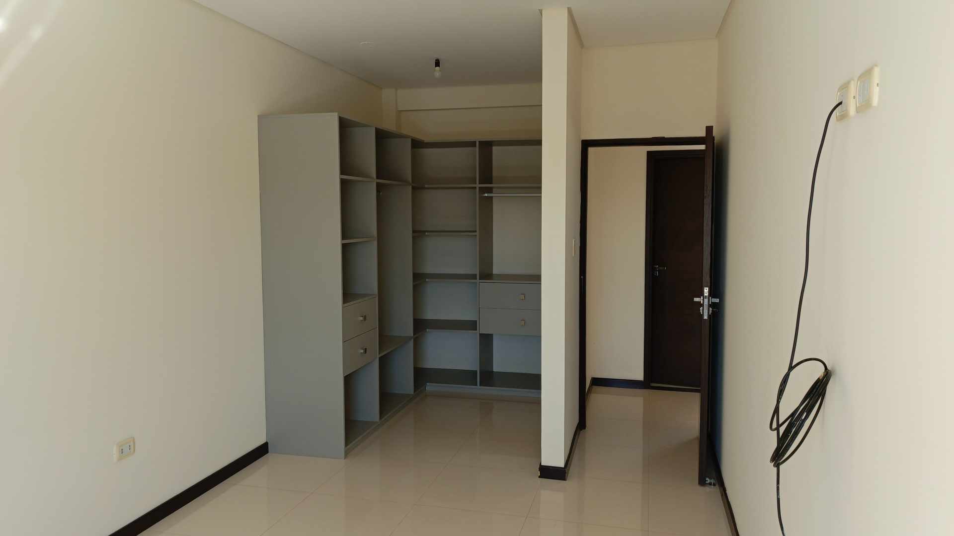 Departamento AVENIDA ALEMANA Y TERCER ANILLO EXTERNO .. Calle Angel Roca 3035 Foto 12