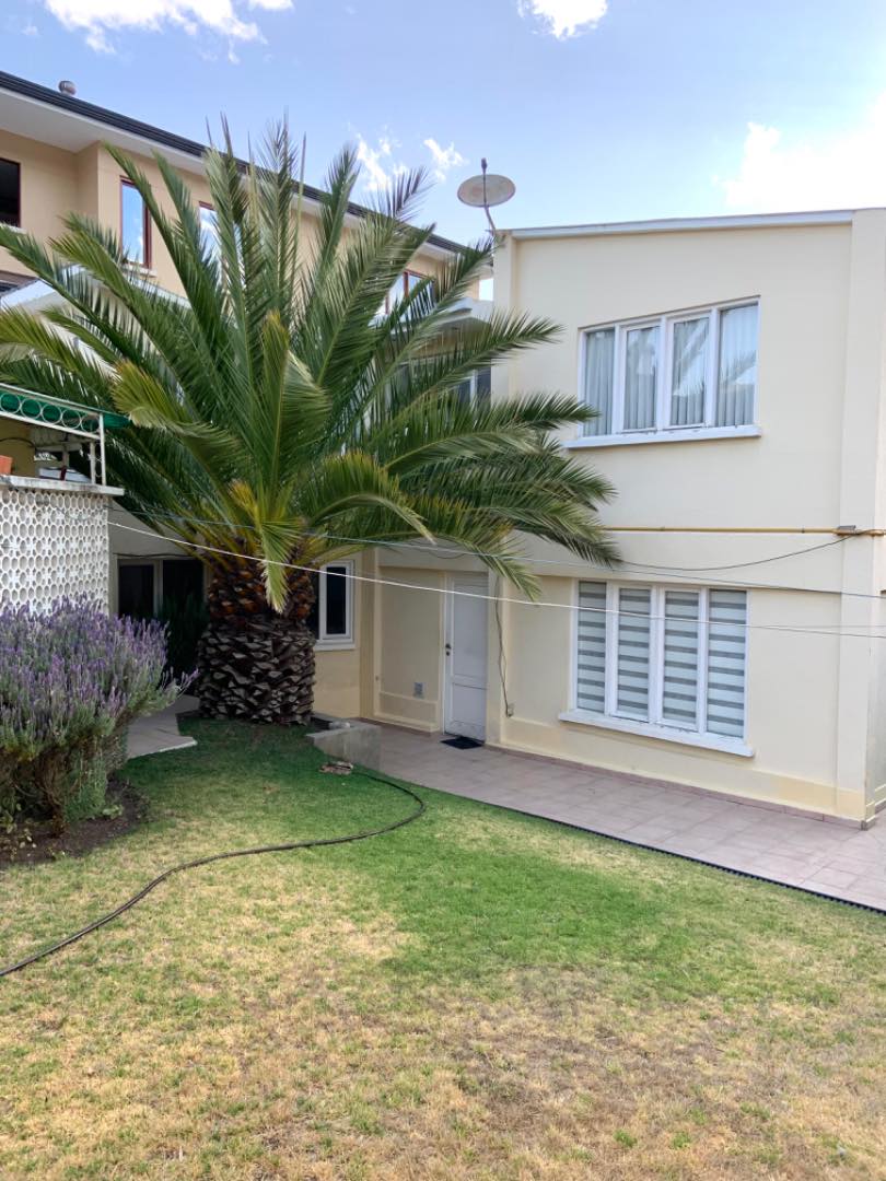 Casa en VentaAchumani cerca al Mercado de Achumani  Foto 1