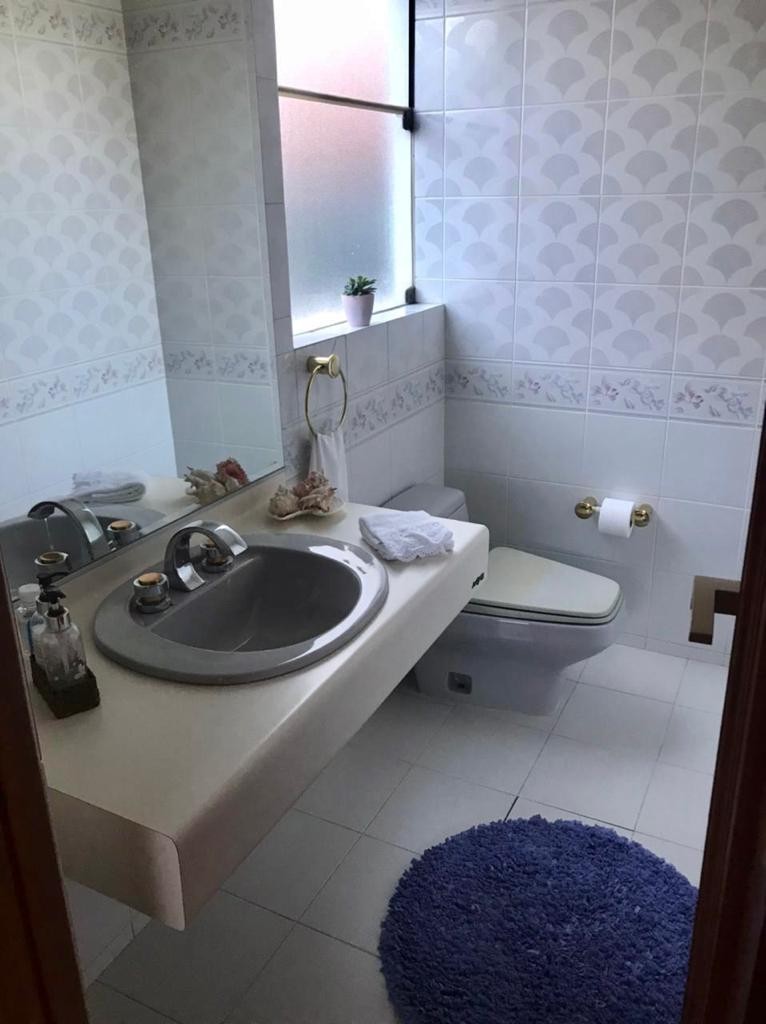 Casa Linda Casa Vacía en Alquiler o Venta
4 dormitorios en suite, Zona Irpavi
 Foto 19