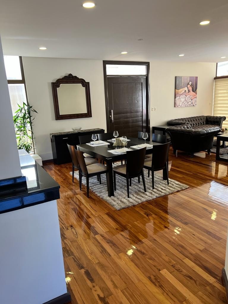 Departamento en Calacoto en La Paz 3 dormitorios 5 baños 1 parqueos Foto 13