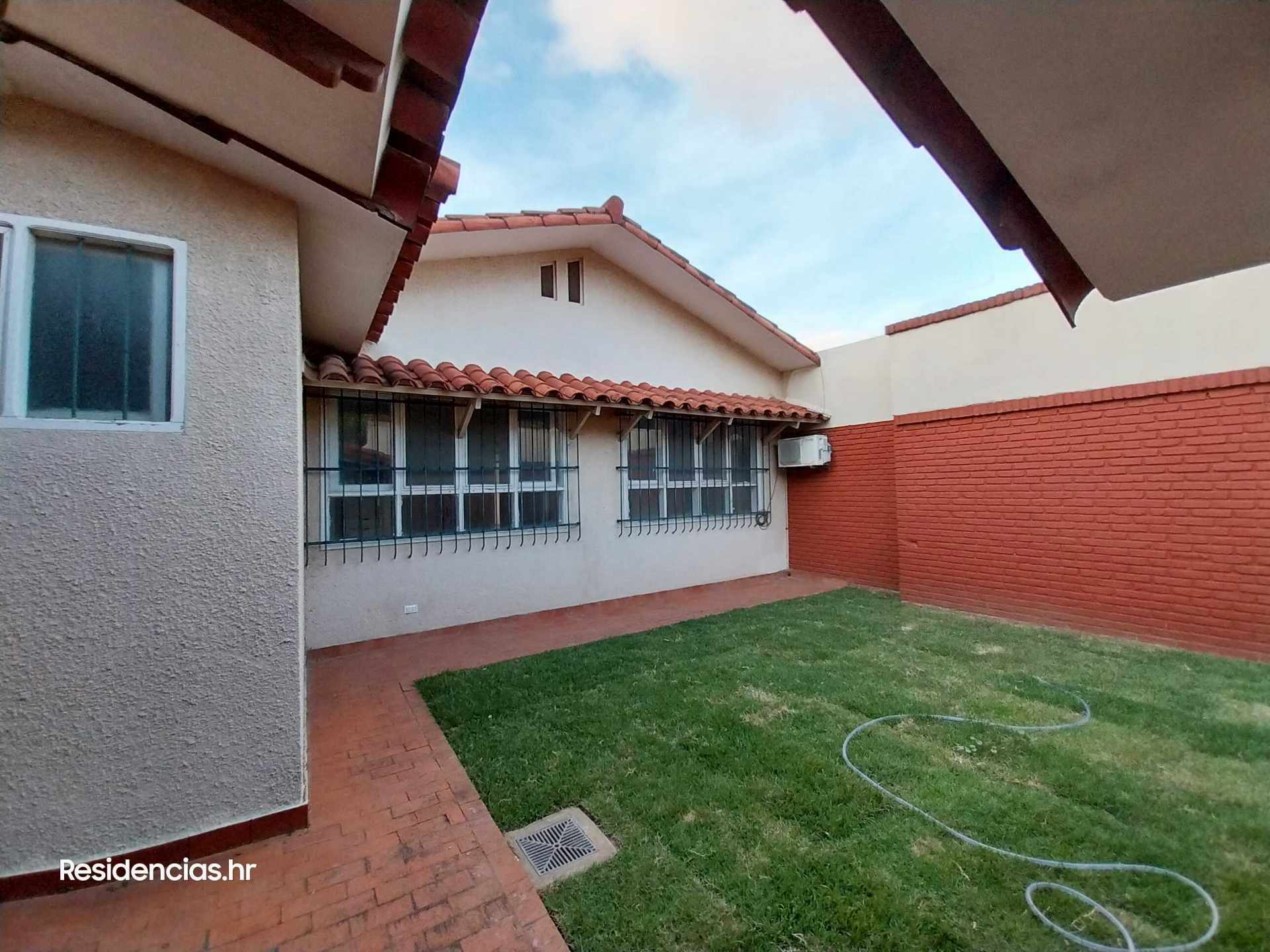 Casa en AlquilerBARRIO HAMACAS - ZONA NORTE 4° ANILLO Foto 14