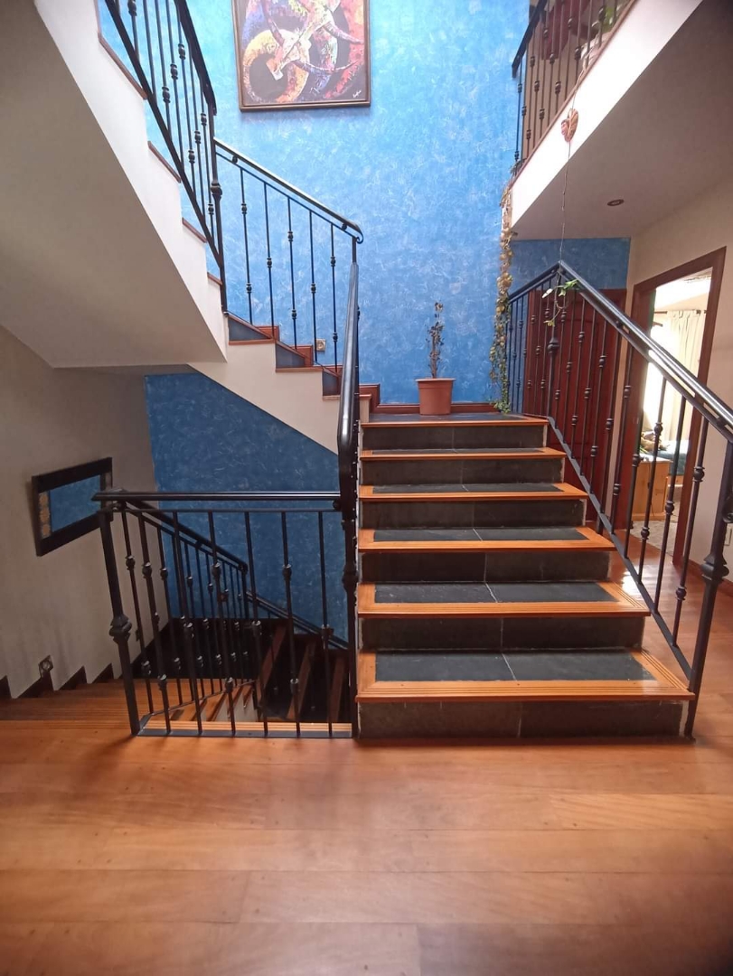 Casa en Irpavi en La Paz 4 dormitorios 5 baños 3 parqueos Foto 8