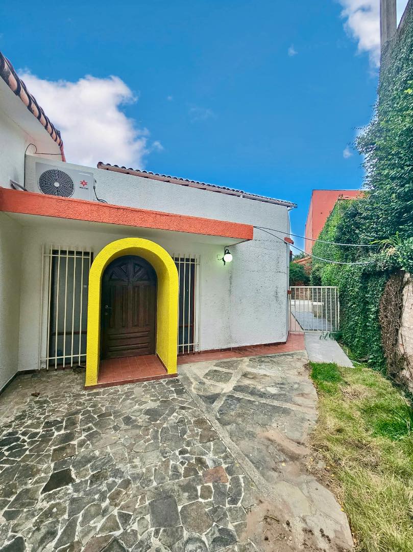 En Alquiler a Bs 8,300 Foto 2