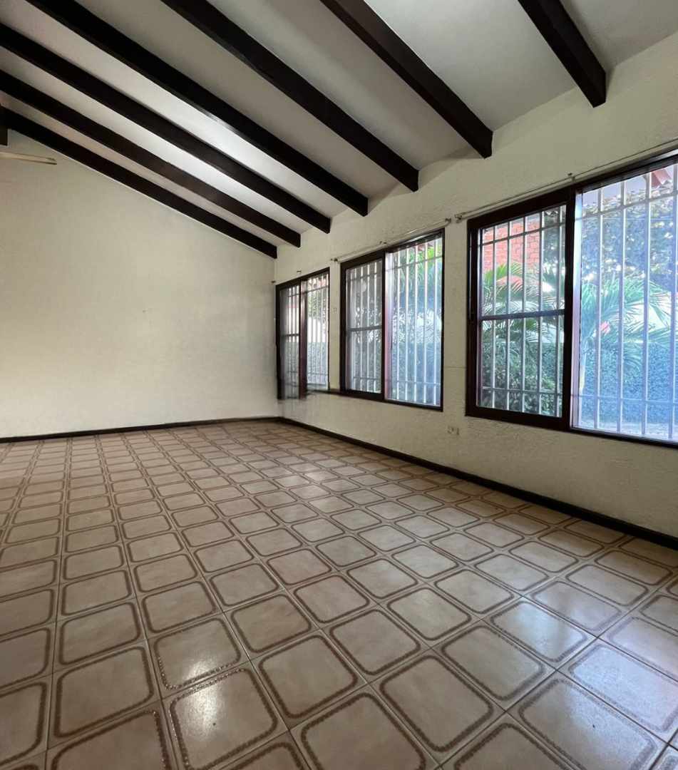 Casa Av. IBERICA - Barrio LAS PALMAS  Foto 16