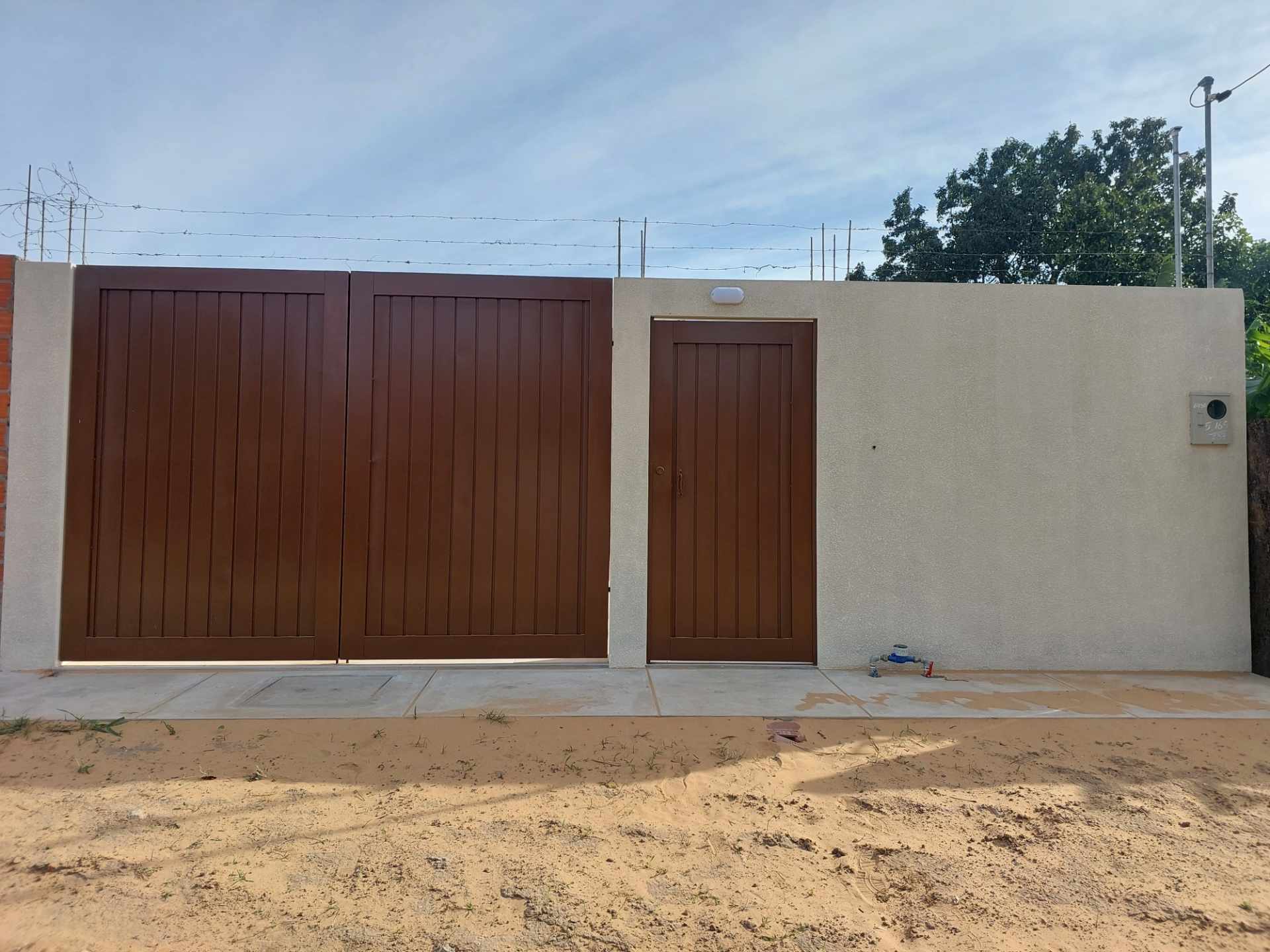 Casa en VentaCASA A ESTRENAR DE 3 DORMITORIOS – ZONA SUR, BARRIO 4 DE OCTUBRE Foto 1