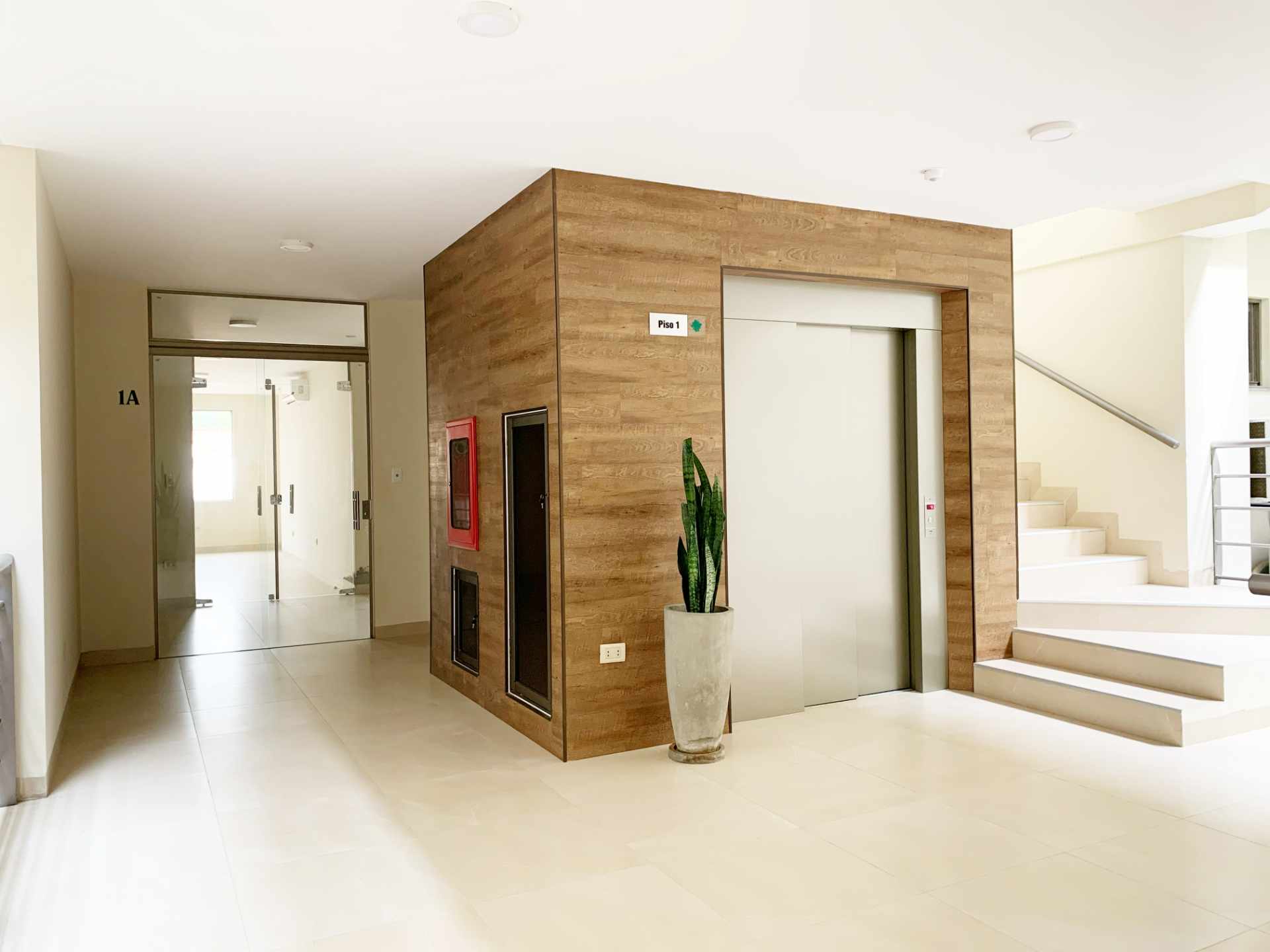 En Alquiler a $us 900 Foto 15